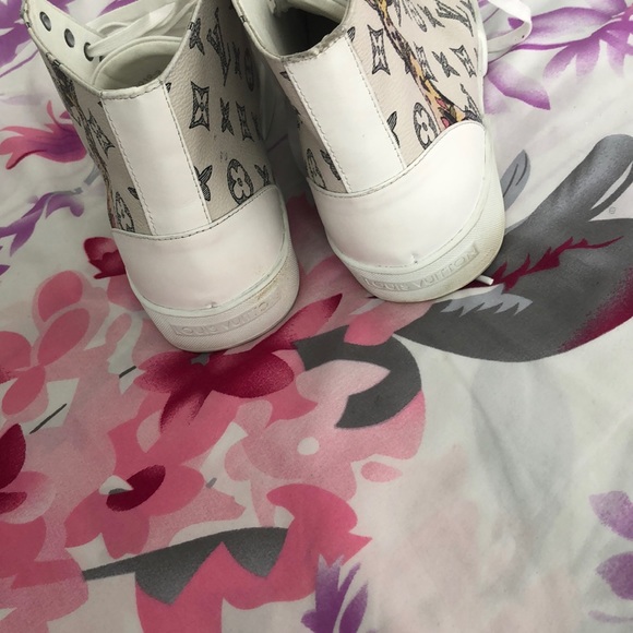 Louis Vuitton’s - Picture 3 of 3